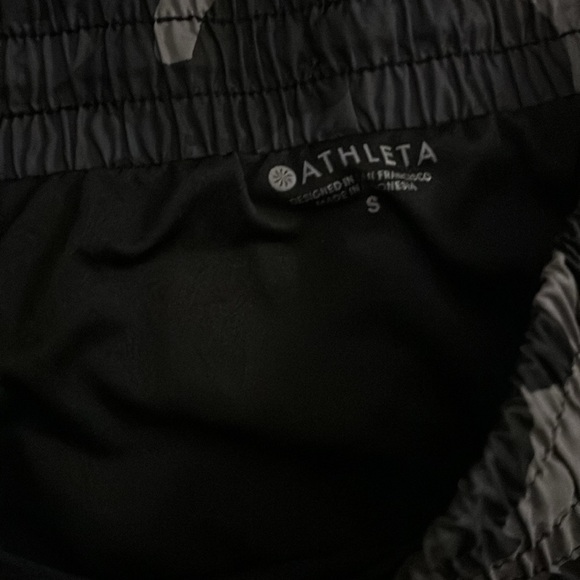 Athleta size small running shorts - Picture 4 of 6